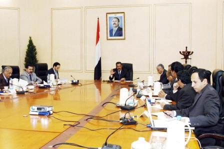 د. مجور لدى ترؤسه اجتماع لجنة تسويق النفط الخام أمس